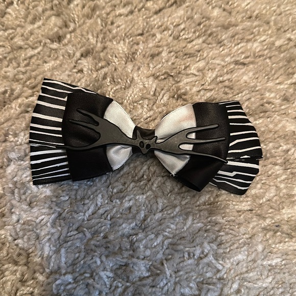 Disney The Nightmare Before Christmas Jack Skellington bow tie hair bow - Picture 1 of 2